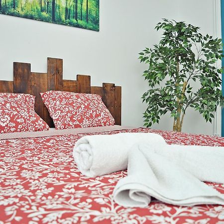 Globe Hostel Bükreş Dış mekan fotoğraf