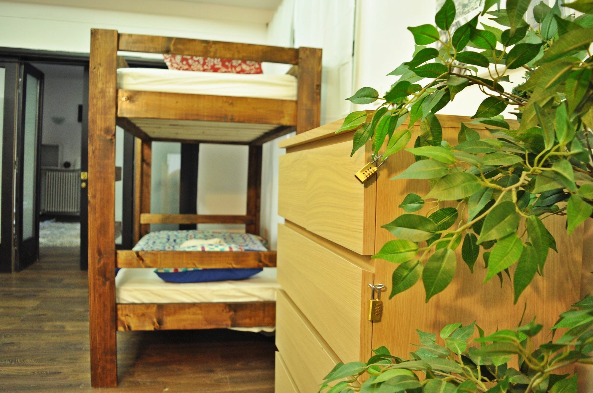 Globe Hostel Bükreş Dış mekan fotoğraf